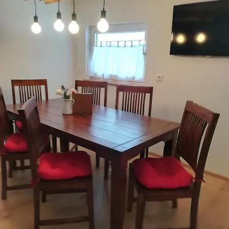 Strausshaus Prázdninový dům *