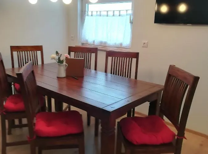 Strausshaus Holiday home *